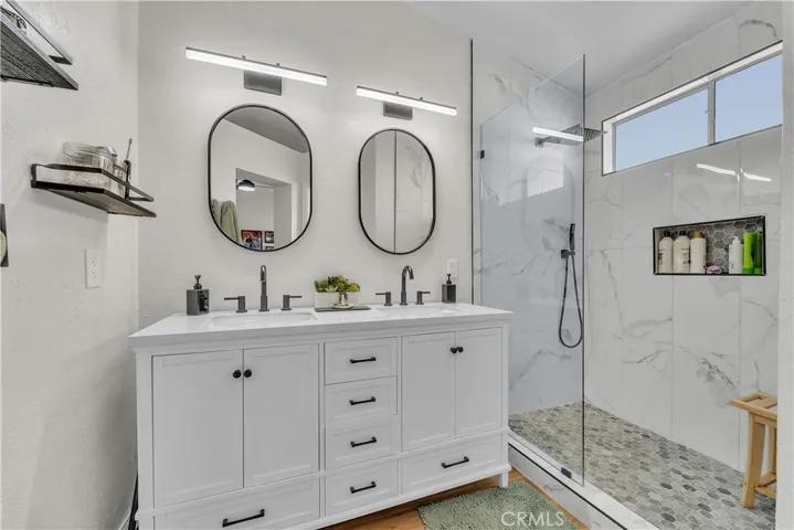 Main Bedroom Bath