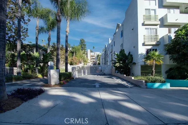 2222 N Beachwood Drive 205, Hollywood, California 90068