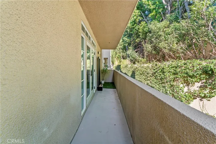 2222 N Beachwood Drive 205, Hollywood, California 90068