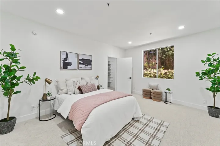 2222 N Beachwood Drive 205, Hollywood, California 90068