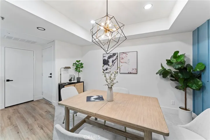 2222 N Beachwood Drive 205, Hollywood, California 90068