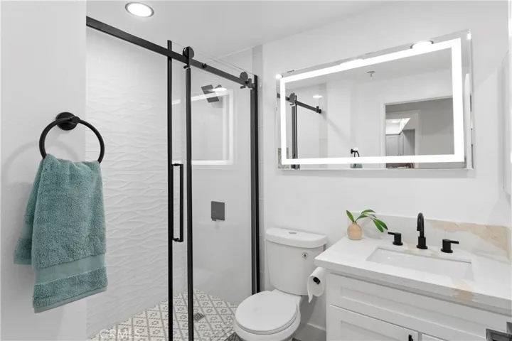 2222 N Beachwood Drive 205, Hollywood, California 90068