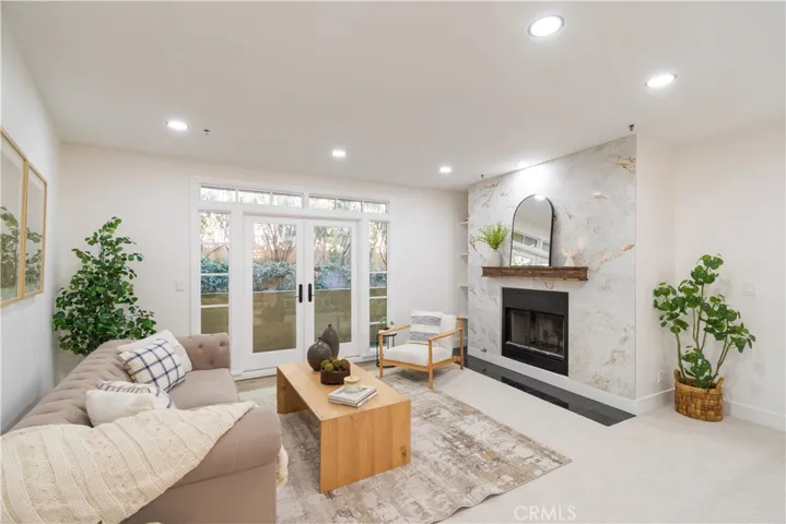 2222 N Beachwood Drive 205, Hollywood, California 90068