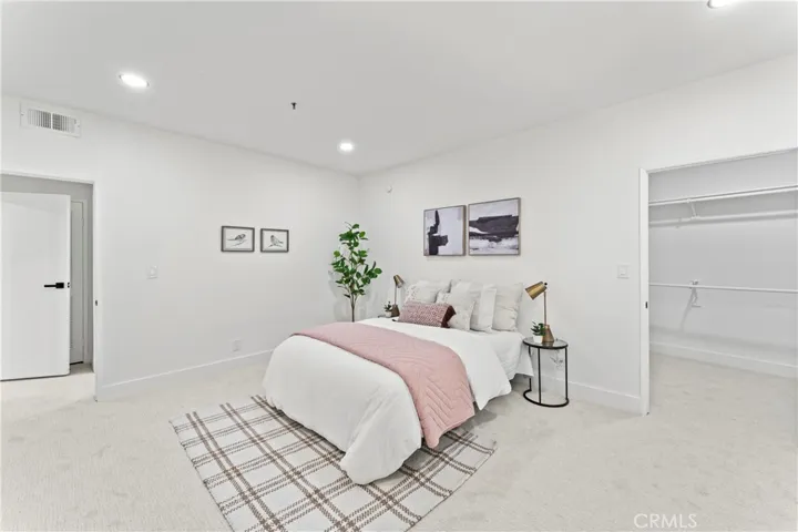 2222 N Beachwood Drive 205, Hollywood, California 90068