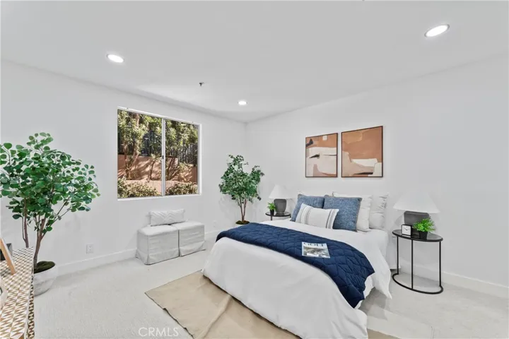 2222 N Beachwood Drive 205, Hollywood, California 90068
