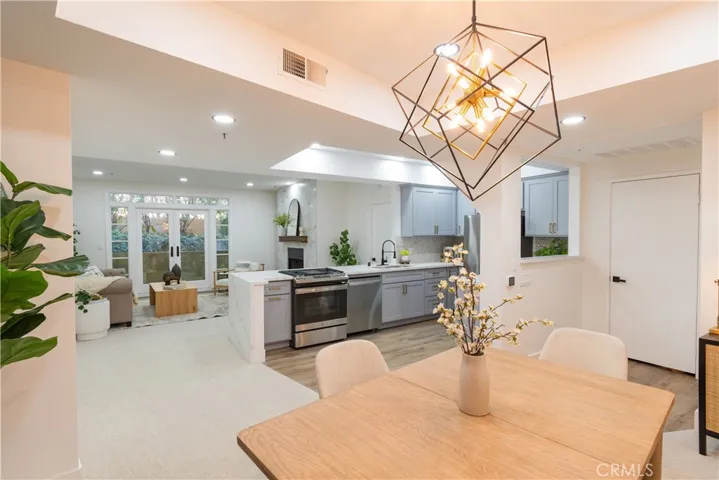 2222 N Beachwood Drive 205, Hollywood, California 90068