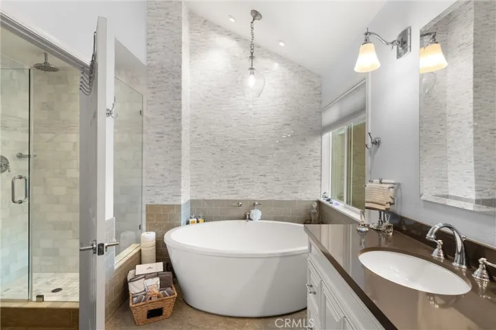 28812 Hedgerow, Mission Viejo, California 92692