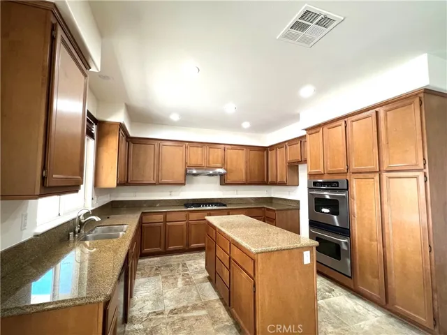 12435 Celebration Drive, Eastvale, California 91752