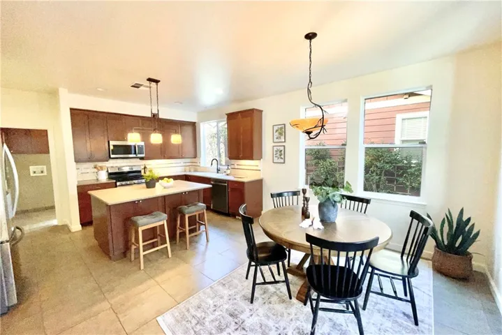 Kitchen/Dining Area