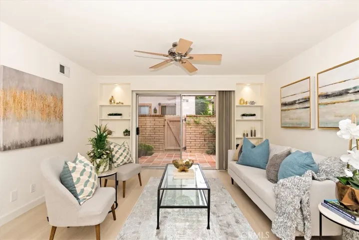 121 Doverfield Drive Unit 61, Placentia, California 92870