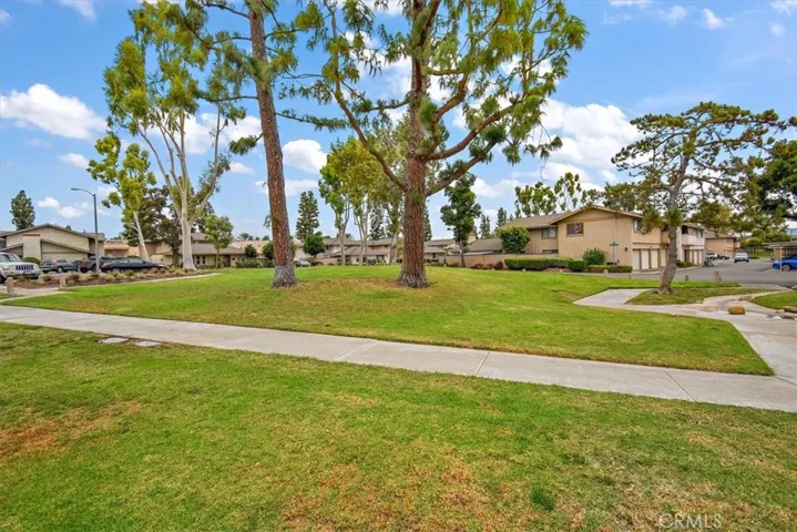 121 Doverfield Drive Unit 61, Placentia, California 92870