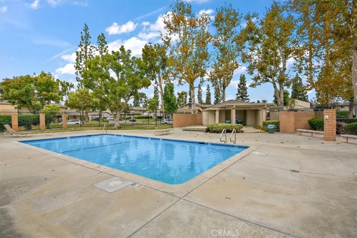 121 Doverfield Drive Unit 61, Placentia, California 92870