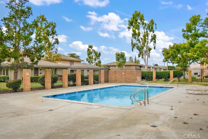121 Doverfield Drive Unit 61, Placentia, California 92870