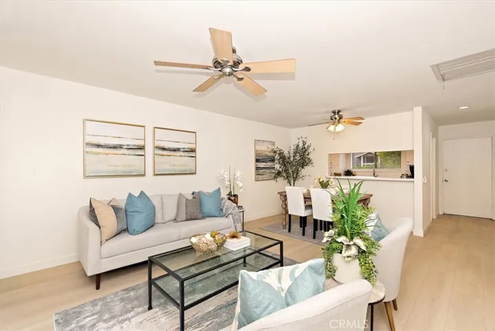 121 Doverfield Drive Unit 61, Placentia, California 92870