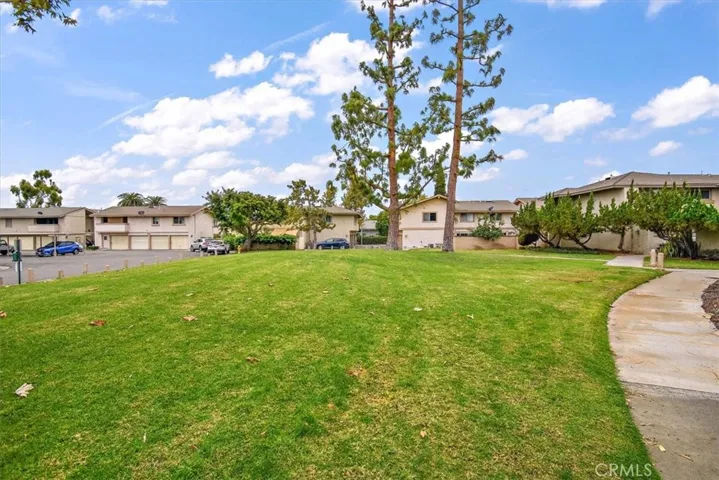 121 Doverfield Drive Unit 61, Placentia, California 92870