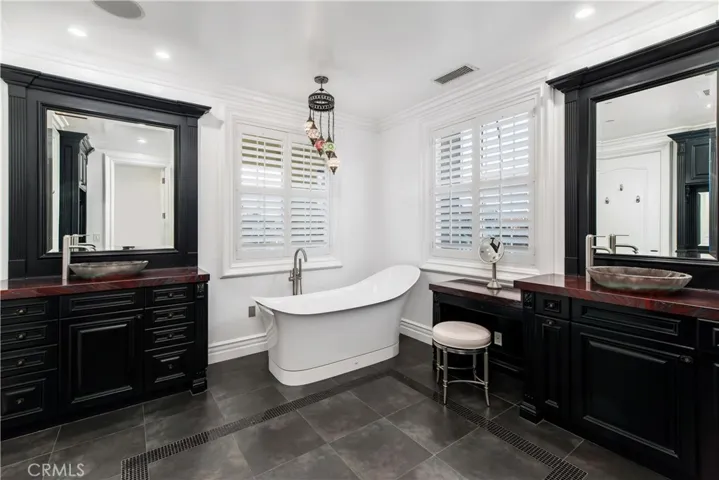 2681 Crestview Drive, Newport Beach, California 92663