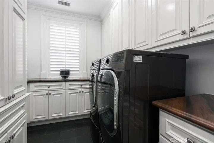 2681 Crestview Drive, Newport Beach, California 92663