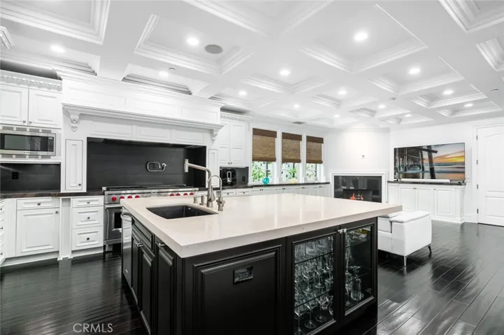 2681 Crestview Drive, Newport Beach, California 92663