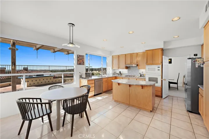 21681 Via Del Lago, Rancho Santa Margarita, California 92679