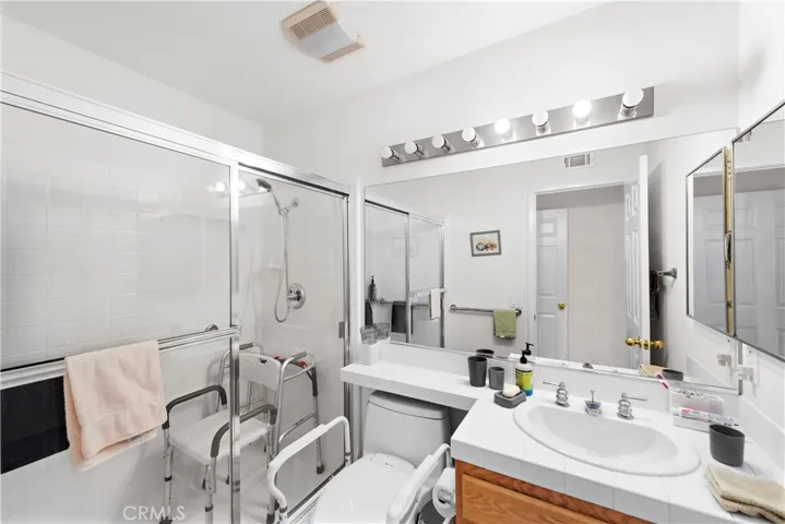 Downstairs full bathroom