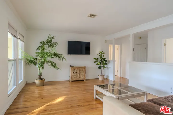 10037 Densmore Avenue, North Hills, California 91343