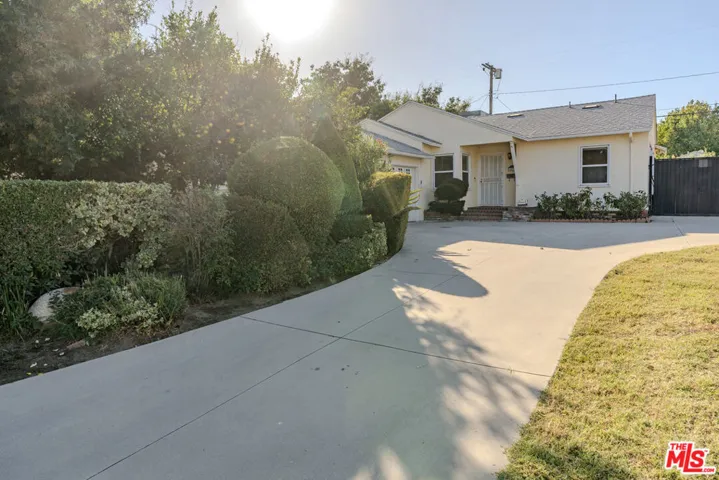 10037 Densmore Avenue, North Hills, California 91343