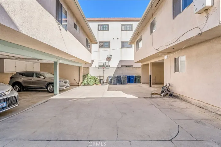 945 Main Street, El Segundo, California 90245