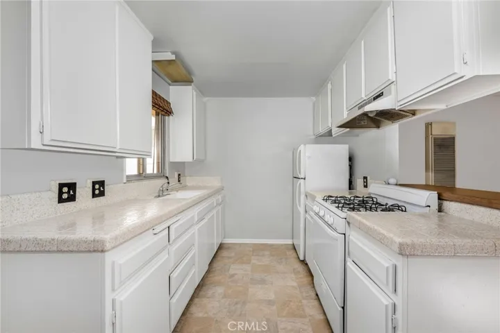 945 Main Street, El Segundo, California 90245
