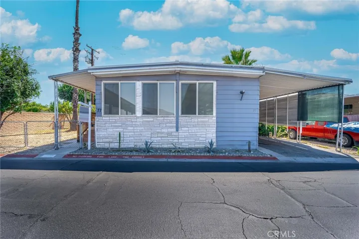 1097 N State Street 77, Hemet, California 92543