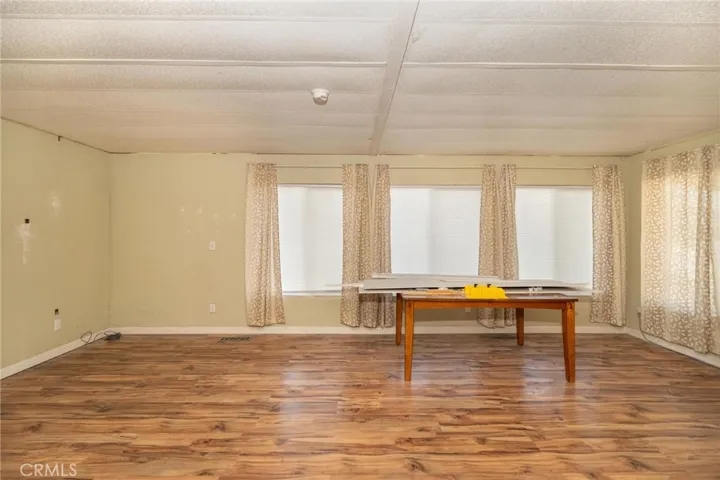 1097 N State Street 77, Hemet, California 92543