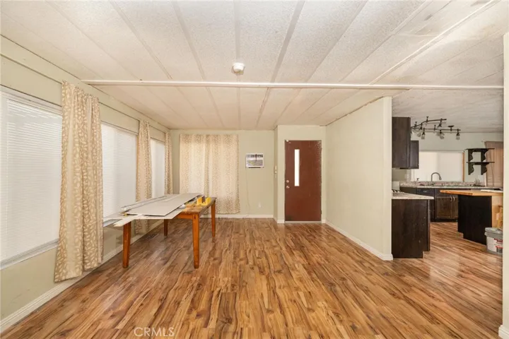 1097 N State Street 77, Hemet, California 92543