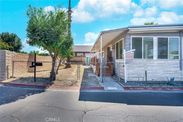 1097 N State Street 77, Hemet, California 92543