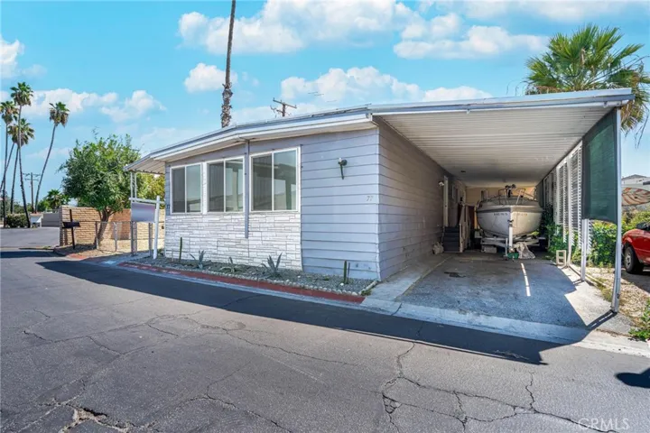1097 N State Street 77, Hemet, California 92543