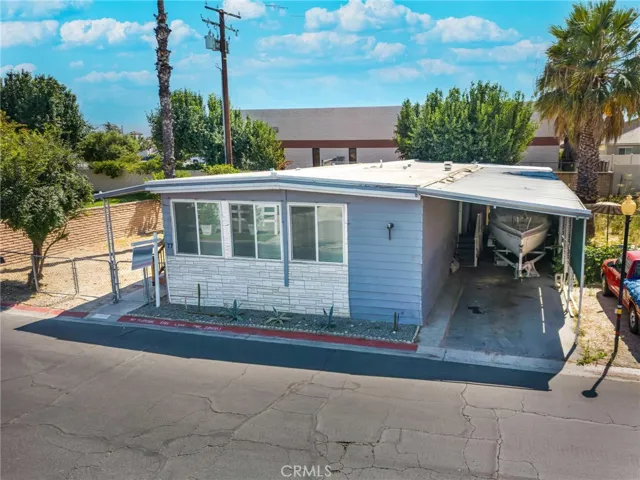 1097 N State Street 77, Hemet, California 92543
