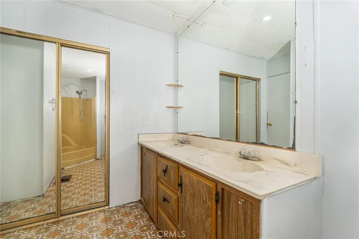1097 N State Street 77, Hemet, California 92543