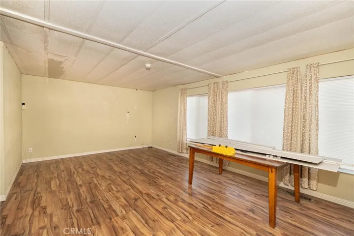 1097 N State Street 77, Hemet, California 92543