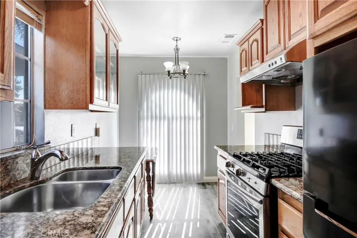 43 W Plymouth Street, Long Beach, California 90805