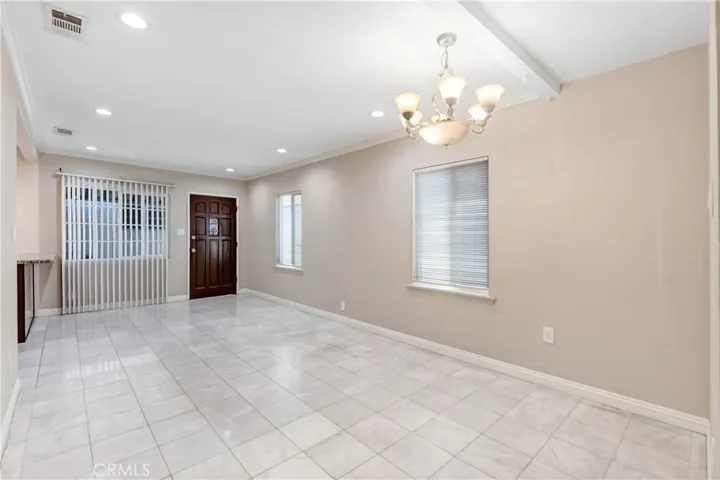 43 W Plymouth Street, Long Beach, California 90805