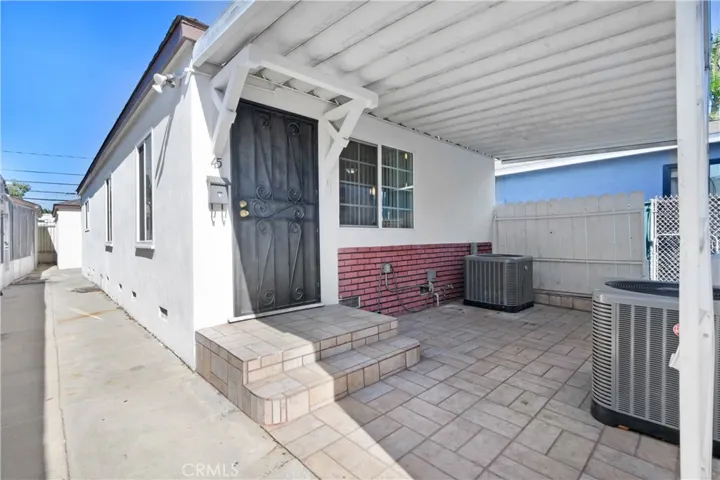 43 W Plymouth Street, Long Beach, California 90805
