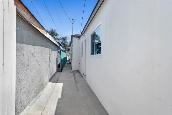 43 W Plymouth Street, Long Beach, California 90805