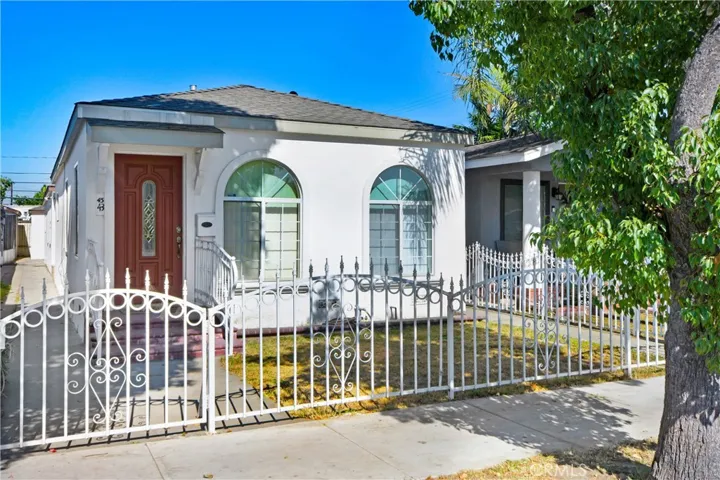 43 W Plymouth Street, Long Beach, California 90805