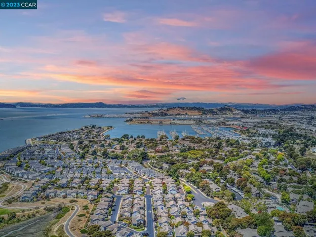 86 Crystal Cove Ct, Richmond, California 94804