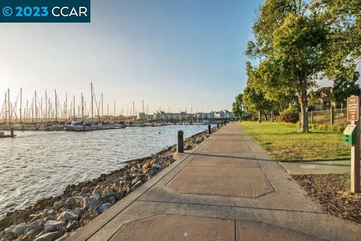 86 Crystal Cove Ct, Richmond, California 94804