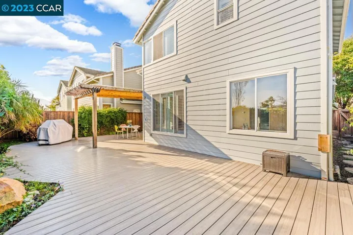 86 Crystal Cove Ct, Richmond, California 94804
