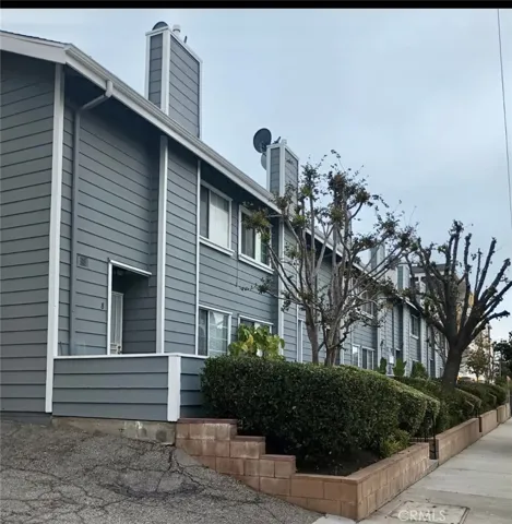 14425 Foothill Boulevard 15, Sylmar, California 91342