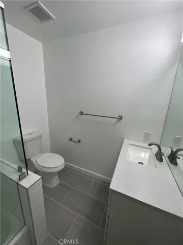 Unit #1 Batroom