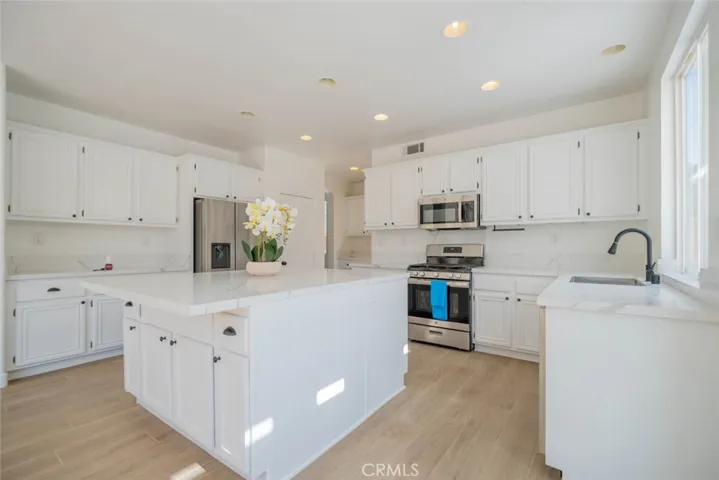 26568 Oakdale Canyon Lane, Canyon Country, California 91387