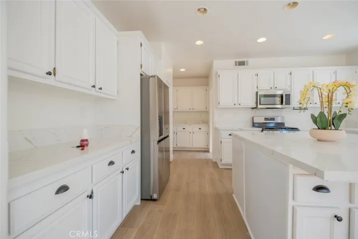 26568 Oakdale Canyon Lane, Canyon Country, California 91387