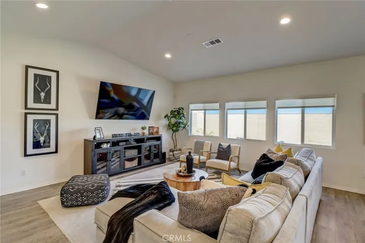 30430 Concord Coach Ct, Winchester, California 92596