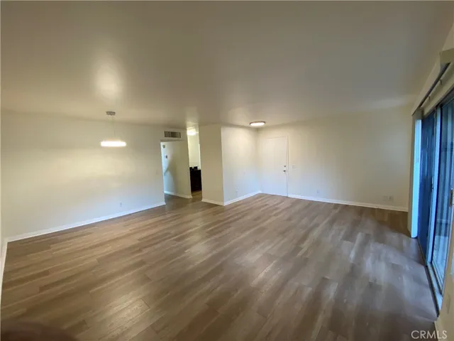 18350 Hatteras Street Unit 132, Tarzana, California 91356
